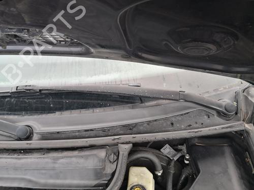 Used Front windshield wiper arm BMW 3 Touring (E46) 320 d (150 hp) 27130862