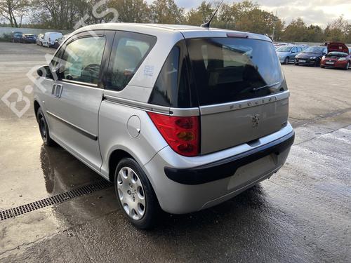 Bagaksel PEUGEOT 1007 (KM_) 1.4 (75 hp) 32121554