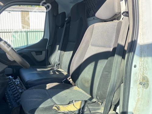 front-right-seatbelt-renault-master-iii-van-fv-2010-39489067 main image