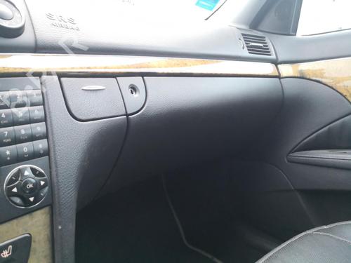 Used Glove box MERCEDES-BENZ E-CLASS T-Model (S211) E 320 T CDI (211.222) (224 hp) 27146139