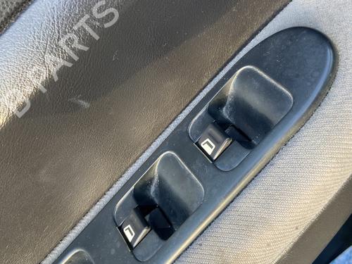 Mando elevalunas delantero izquierdo PEUGEOT 307 (3A/C) 2.0 HDi 110 (107 hp) 28839870