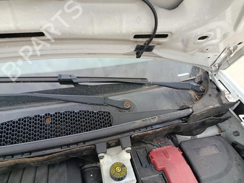 Used Front windshield wiper arm PEUGEOT PARTNER Box Body/MPV 1.6 HDi (75 hp) 28186732