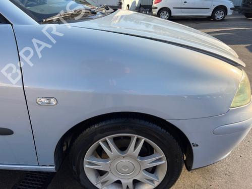 Forskærm Højre Forskærm Højre SEAT CORDOBA (6L2) 1.9 TDI (100 hp) 37244815 37244815