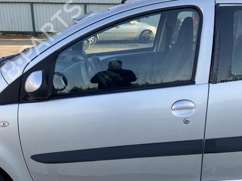 Used Front left lock TOYOTA AYGO (_B1_) 1.0 (KGB10_, KGB10R) (68 hp) 29026718
