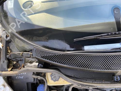 Used Front windshield wiper arm CITROËN C8 (EA_, EB_) 2.0 (136 hp) 27108854