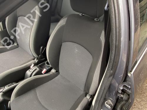 Siège avant gauche PEUGEOT 206+ (2L_, 2M_) 1.4 i (73 hp) 32993350
