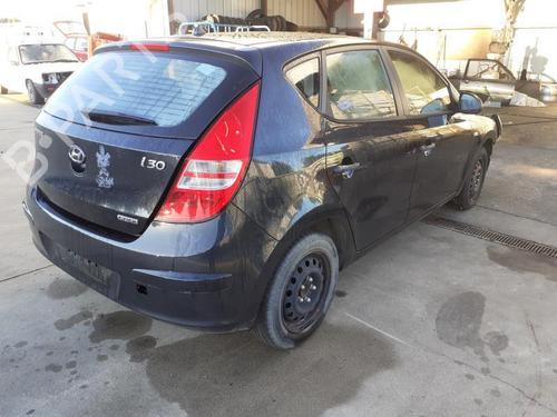 Used Rear axle HYUNDAI i30 (FD) 1.6 CRDi (90 hp) 27120243