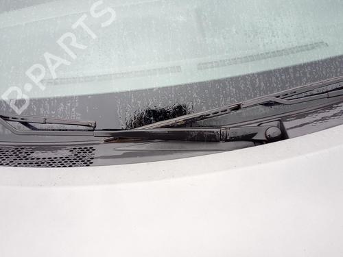 Used Front windshield wiper arm NISSAN MICRA III (K12) 1.2 16V (80 hp) 27135676