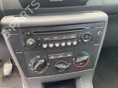 Used Radio CITROËN C4 I (LC_) 1.4 16V (88 hp) 28796929