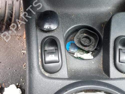 Used Left front window switch CITROËN C2 (JM_) 1.4 HDi (68 hp) 27141279