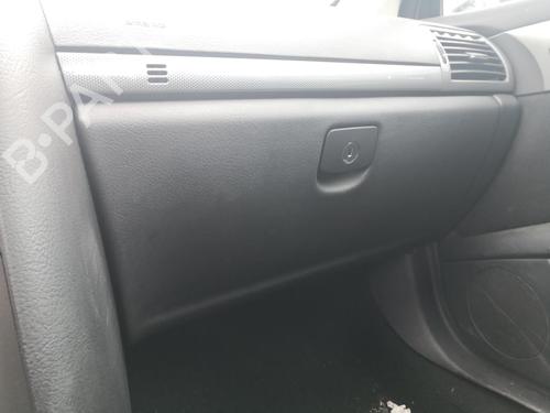 Used Glove box PEUGEOT 407 (6D_) 2.0 HDi 135 (6DRHRH, 6DRHRE, 6DRHRG, 6DRHRJ) (136 hp) 27105000