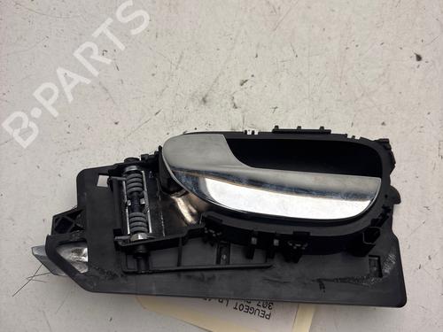 Used Front left interior door handle Front left interior door handle 29491799 29491799