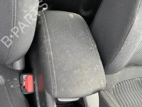 Used Armrest / Center console Armrest / Center console 38926109 38926109
