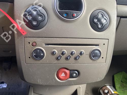 Used Radio RENAULT CLIO III (BR0/1, CR0/1) 1.5 dCi (BR17, CR17) (86 hp) 27109676