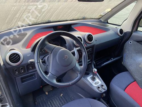 Used Driver airbag PEUGEOT 1007 (KM_) 1.4 (75 hp) 30615609