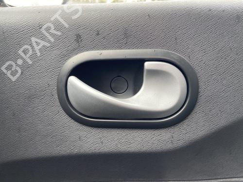 Maneta interior delantera derecha RENAULT TWINGO II (CN0_) 1.2 16V (CN04, CN0B) (75 hp) 32116789