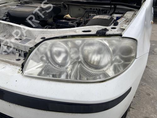 Phare gauche FIAT PUNTO (188_) 1.2 60 (188.030, .050, .130, .150, .230, .250) (60 hp) 31654811