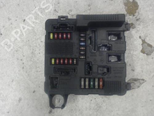 Used Fuse box Fuse box 27131892 27131892