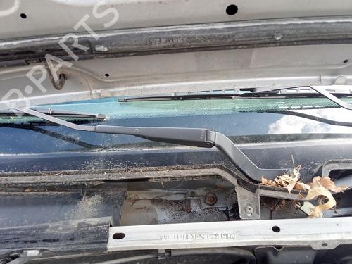 Used Front windshield wiper arm PEUGEOT 106 II (1A_, 1C_) 1.1 i (60 hp) 27103833