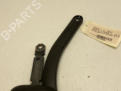 Used Front windshield wiper arm Front windshield wiper arm 38477545 38477545