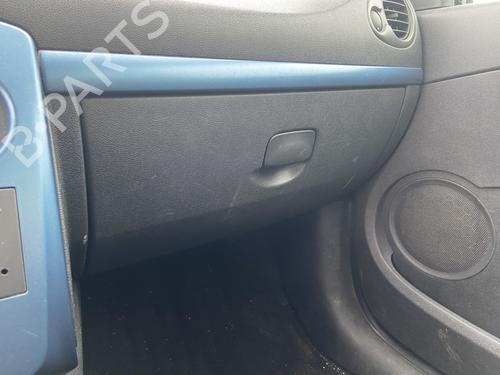 Used Glove box RENAULT CLIO III (BR0/1, CR0/1) 1.5 dCi (BR17, CR17) (86 hp) 30319860