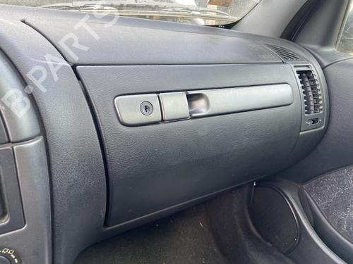 Boîte à gants CITROËN XSARA (N1) 1.8 i (90 hp) 28213585