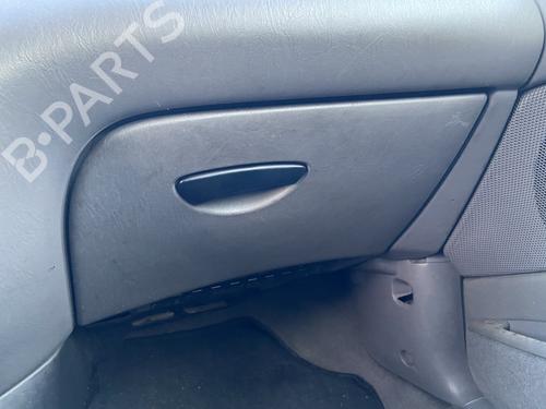 Guantera FORD FOCUS I (DAW, DBW) 2.0 16V (131 hp) 31944108