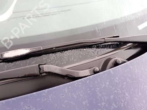 Used Front windshield wiper arm OPEL CORSA D (S07) 1.2 LPG (L08, L68) (80 hp) 27141076
