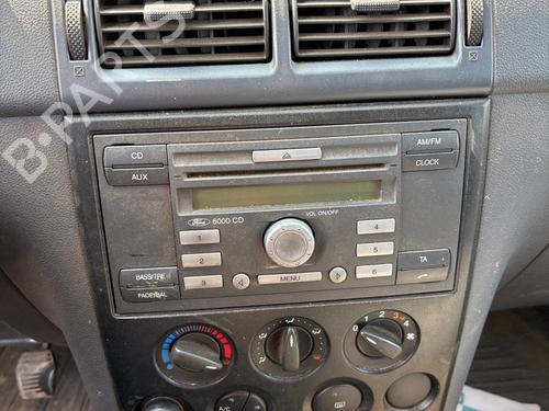 Used Radio Radio 37635529 37635529