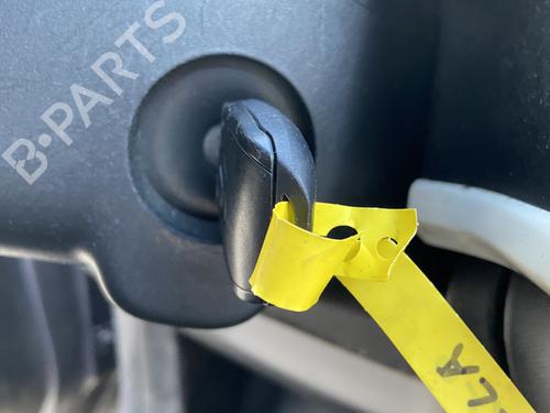 Clé de contact RENAULT TWINGO III (BCM_, BCA_) 0.9 TCe 90 (BCM9, BCM2) (90 hp) 32067435