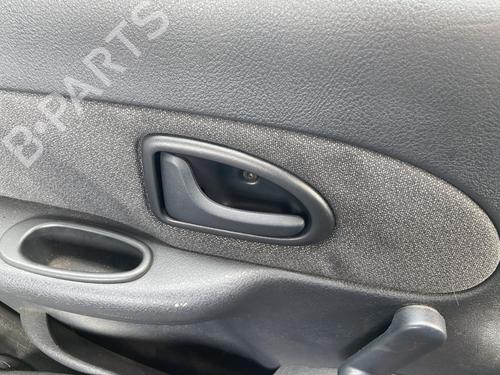 Venstre bagtil invendig håndtag RENAULT CLIO II (BB_, CB_) 1.5 dCi (B/CB07) (65 hp) 29182349