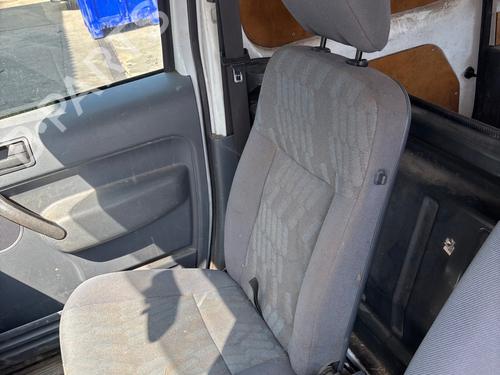 Asiento delantero derecho Asiento delantero derecho FORD TRANSIT CONNECT (P65_, P70_, P80_) 1.8 TDCi (90 hp) 37635507 37635507