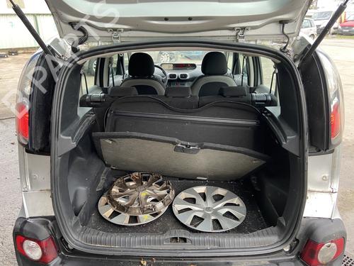 Used Rubber door seal Rubber door seal CITROËN C3 Picasso (SH_) 1.6 HDi (90 hp) 33016157 33016157