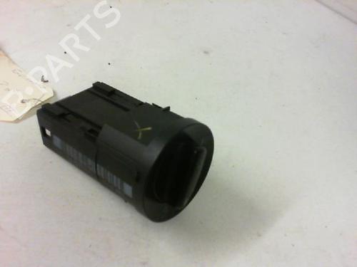 Forlygtekontakt VW POLO (6N2) 1.4 TDI (75 hp) 27122358