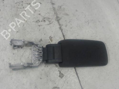 Used Armrest / Center console Armrest / Center console AUDI A3 Sportback (8VA, 8VF) 2.0 TDI (150 hp) 27135218 27135218