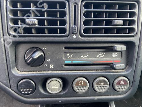 Commande Chauffage PEUGEOT 106 II (1A_, 1C_) 1.0 i (50 hp) 31282445