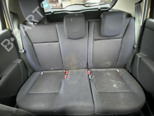 Asientos traseiros RENAULT CLIO III (BR0/1, CR0/1) 1.5 dCi (BR17, CR17) (86 hp) 32777604
