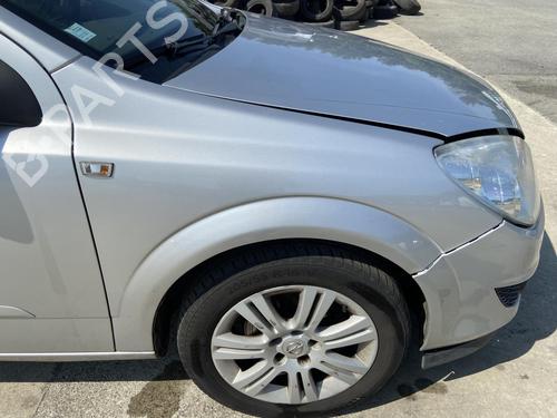 Used Right front fenders OPEL ASTRA H (A04) 1.7 CDTI (L48) (110 hp) 27113301