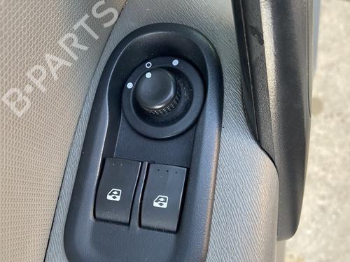 Used Left front window switch RENAULT KANGOO / GRAND KANGOO II (KW0/1_) 1.5 dCi 90 (KW05, KW08, KW0G, KW11) (90 hp) 31210812