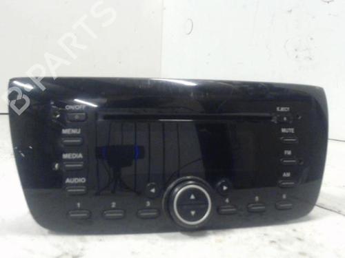 Used Radio FIAT DOBLO Cargo (263_) 1.6 D Multijet (263WXD1B, 263WXR1B, 263WXX1B, 263ZXD1B,... (105 hp) 27123989
