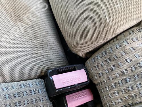 Used Seat buckle RENAULT MEGANE II (BM0/1_, CM0/1_) 1.5 dCi (BM1E, CM1E) (106 hp) 31953480