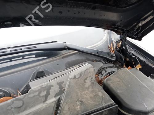 Used Front windshield wiper arm BMW 3 Touring (E91) 320 d (163 hp) 27145893