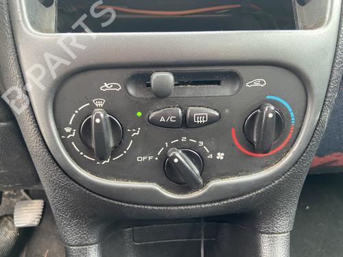 Varmeblæser PEUGEOT 206 Hatchback (2A/C) 1.6 i (89 hp) 28473985