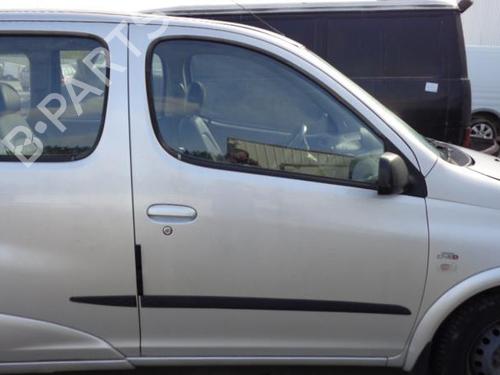 Used Right front door TOYOTA YARIS VERSO (_P2_) 1.4 D-4D (NLP20_, NLP22_) (75 hp) 27121092