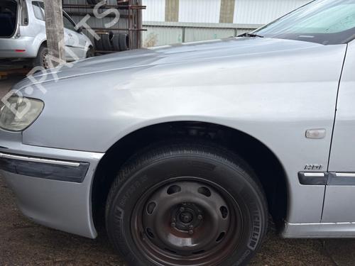 Forskærm venstre Forskærm venstre PEUGEOT 406 Break (8E/F) 2.0 HDI 90 (90 hp) 39527896 39527896