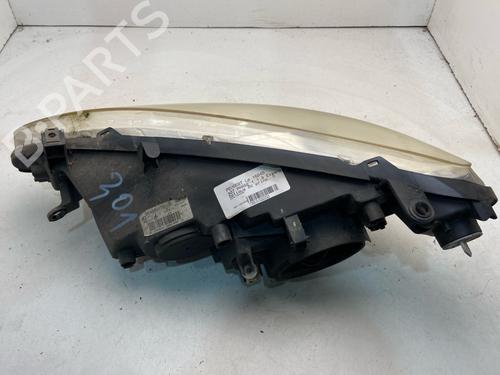 Used Right headlight Right headlight PEUGEOT 307 (3A/C) 1.4 (75 hp) 40463260 40463260