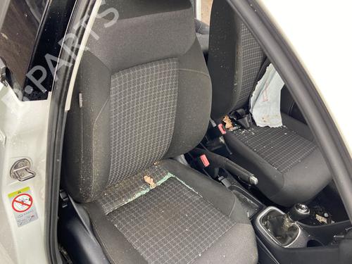 Sæde højre fortil VW POLO V (6R1, 6C1) 1.4 TDI (75 hp) 32293619