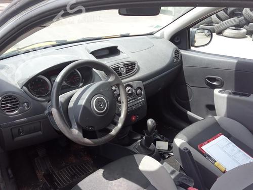 Used Driver airbag RENAULT CLIO III (BR0/1, CR0/1) 1.5 dCi (C/BR0G, C/BR1G) (68 hp) 27138145