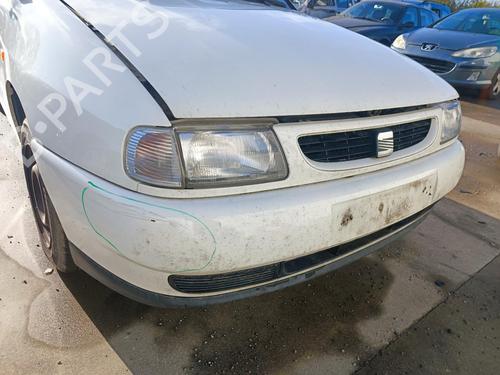 Used Right headlight SEAT IBIZA II (6K1) 1.0 i (50 hp) 27123385