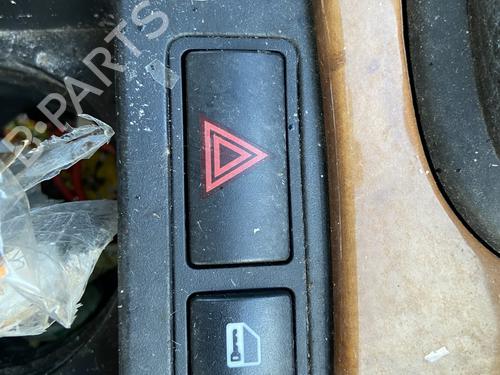 warning-switch-bmw-x5-e53-2000-2001-2002-2003-2004-2005-2006-32312295 main image